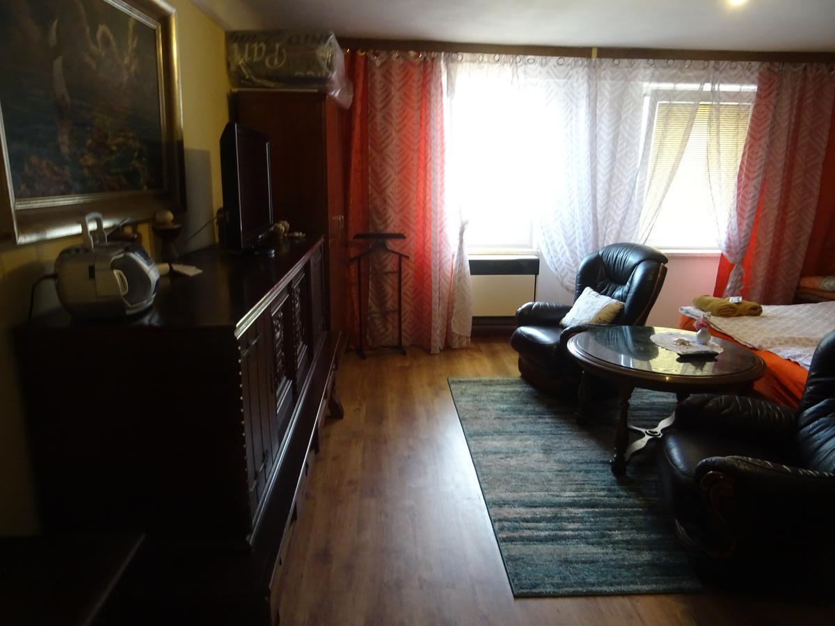 Milanna Apartamento Břeclav Exterior foto
